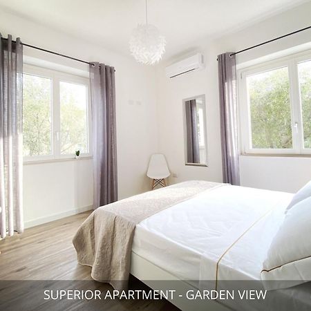 Homey Experience - Design Apartments Golfo Aranci Bagian luar foto