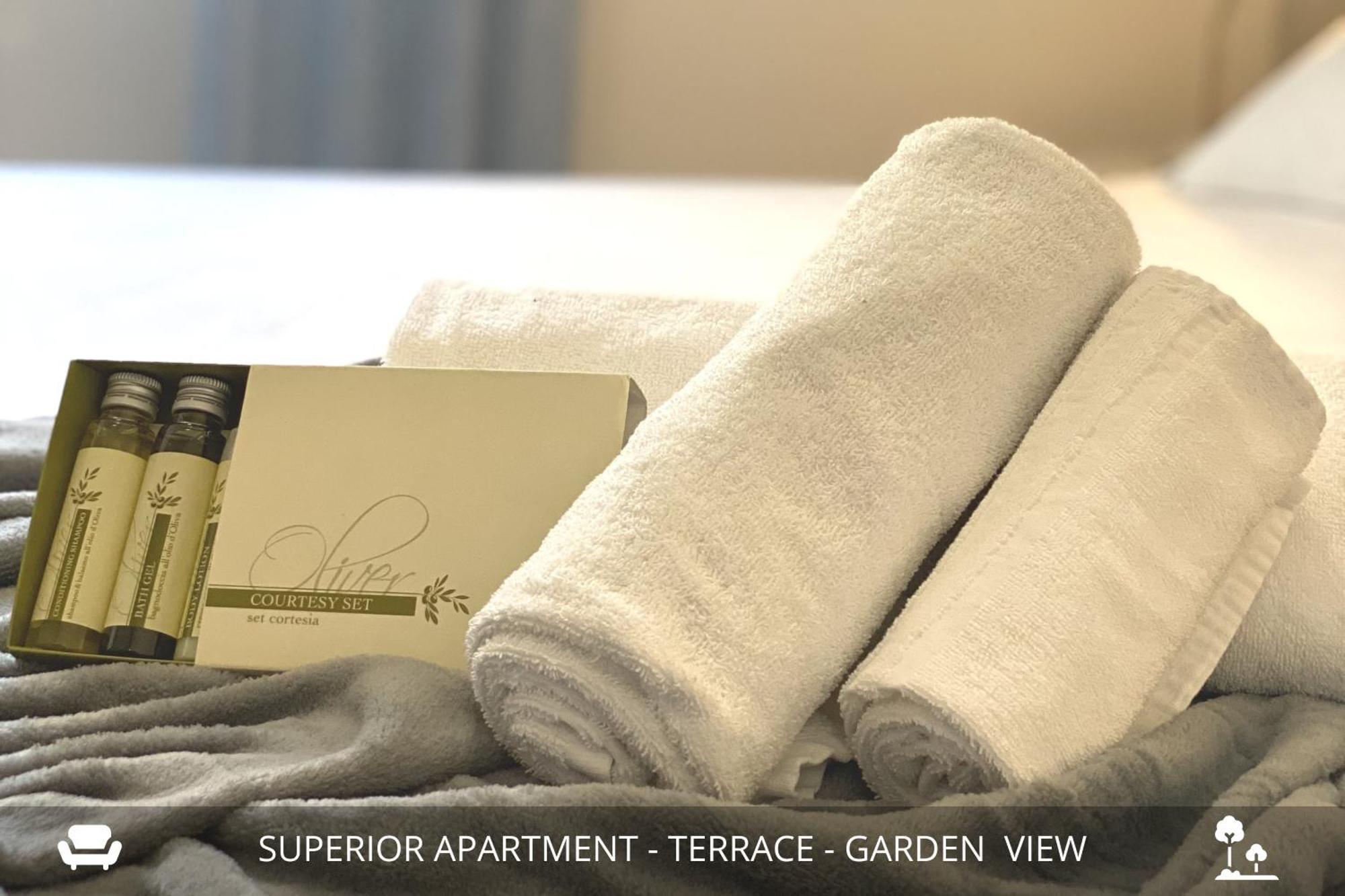 Homey Experience - Design Apartments Golfo Aranci Bagian luar foto